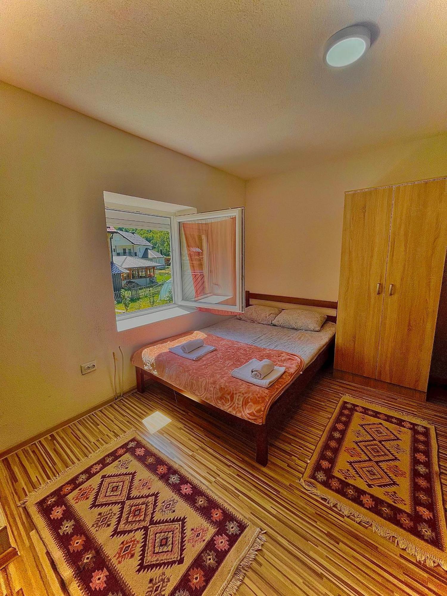 The Blue Eye Bed and Breakfast Vuthaj Exterior foto